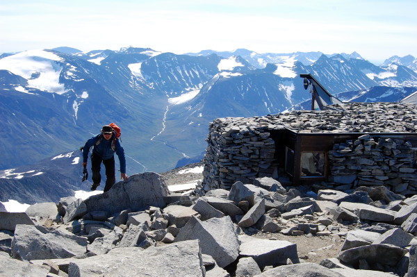 Кафе на Галлхёпигген (Galdhopiggen) 2,469 м - самая высокая вершина скандинавских гор.