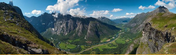 Панорама со стены троллей Ромсдал Норвегия