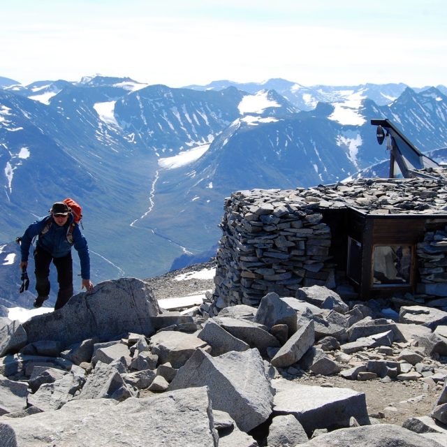 Кафе на Галлхёпигген (Galdhopiggen) 2,469 м - самая высокая вершина скандинавских гор.